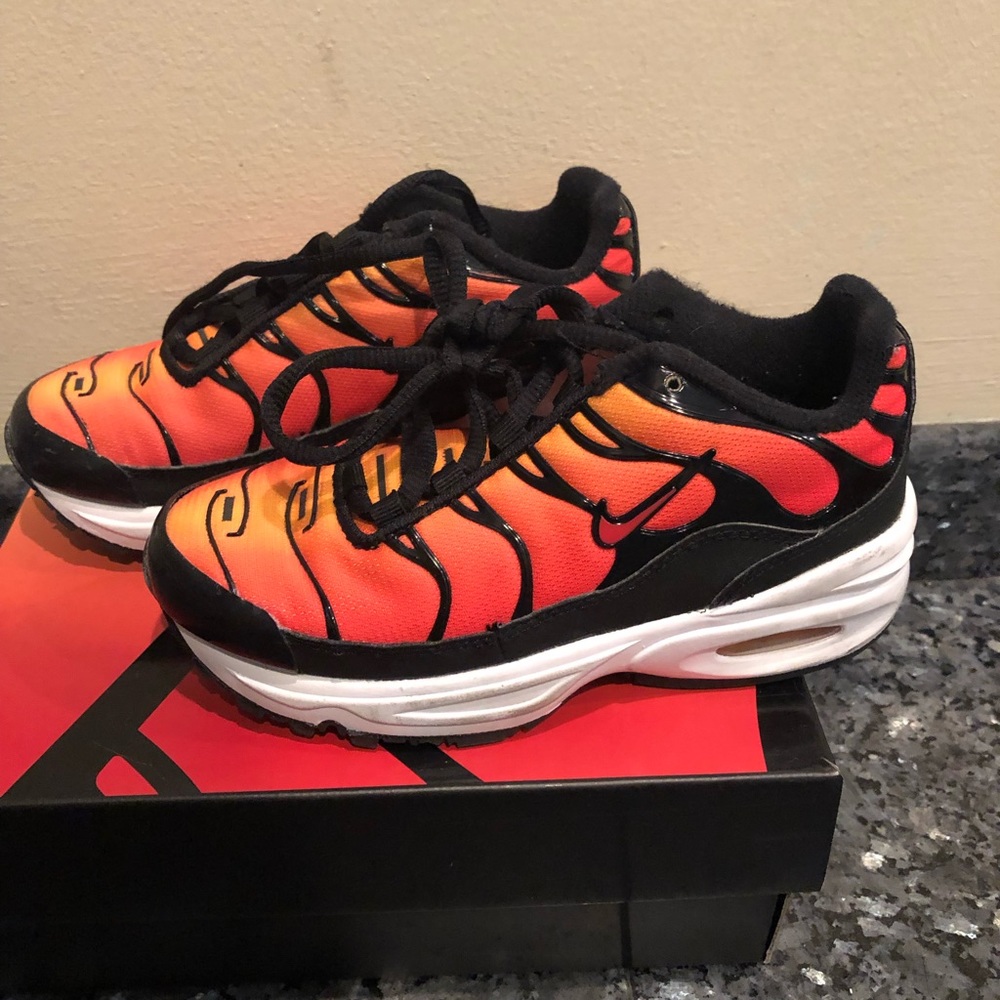 Boys sneakers